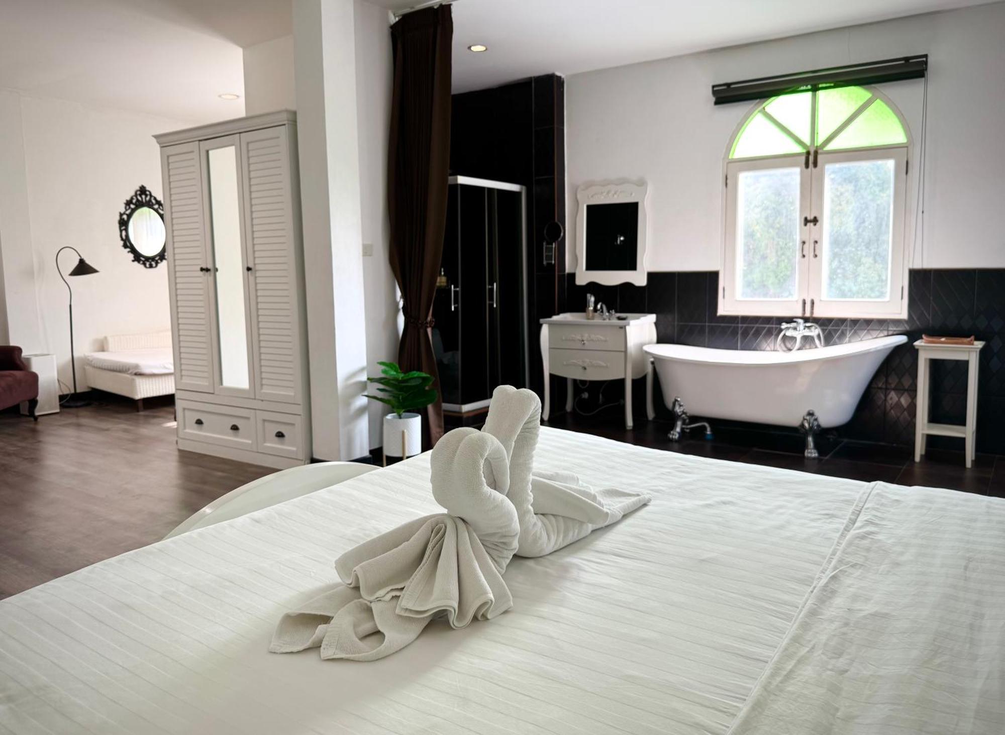 Nidhra Lanna Hotel Chiang Mai Exteriör bild