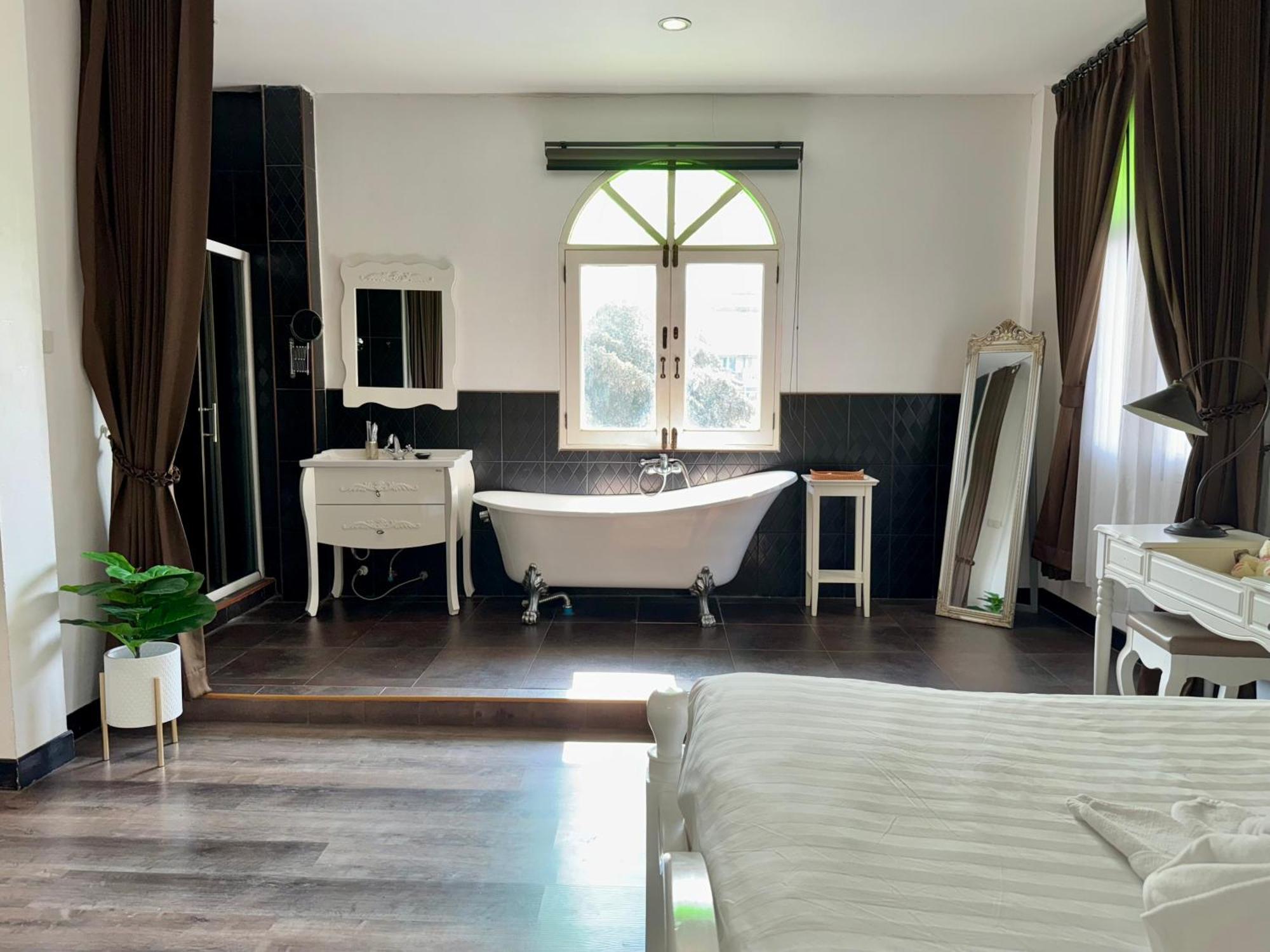 Nidhra Lanna Hotel Chiang Mai Exteriör bild