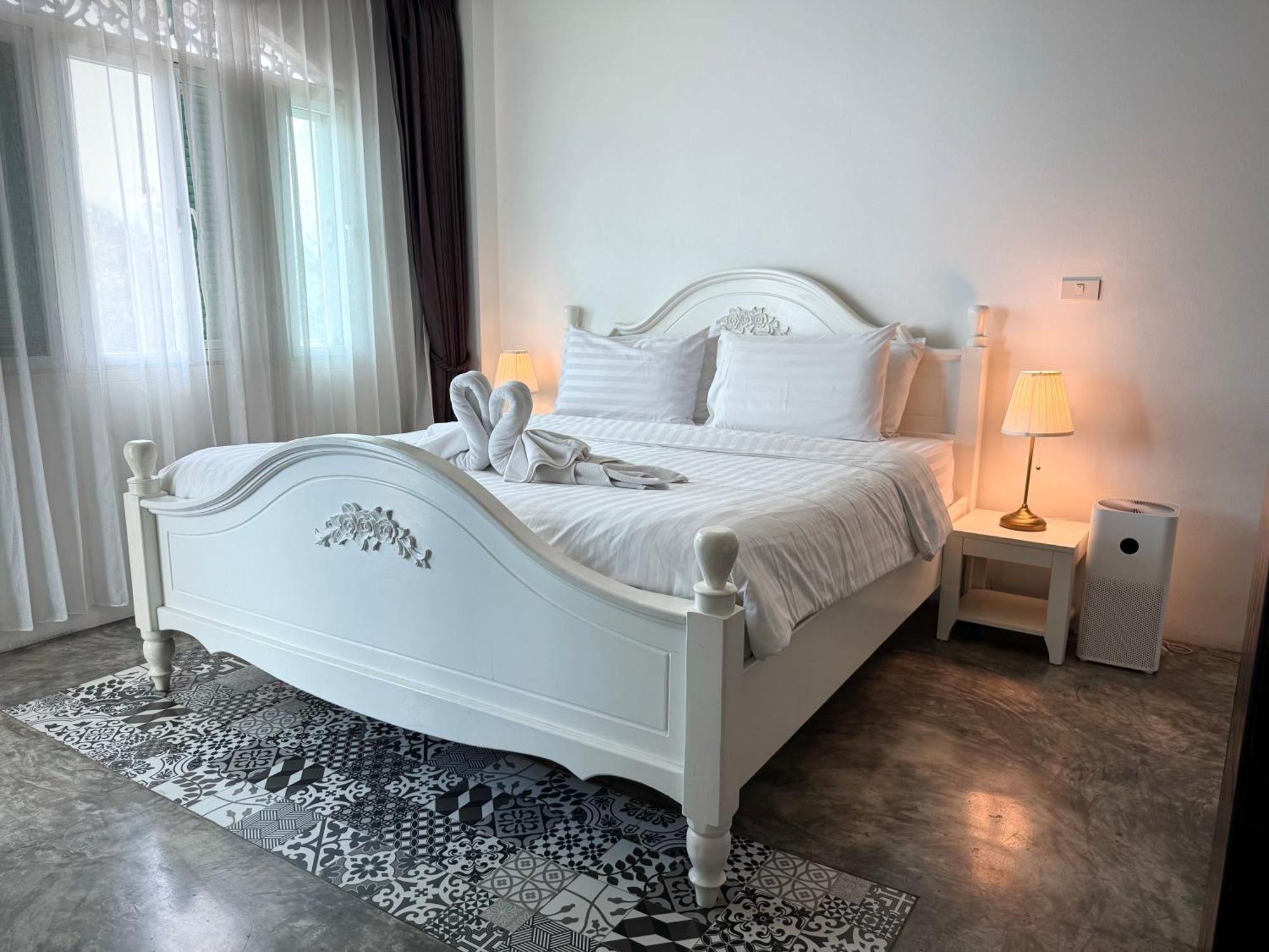 Nidhra Lanna Hotel Chiang Mai Exteriör bild